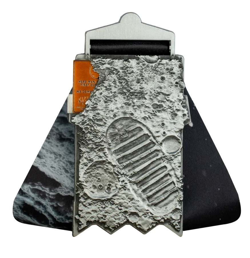 To The Moon finisher medal, back
